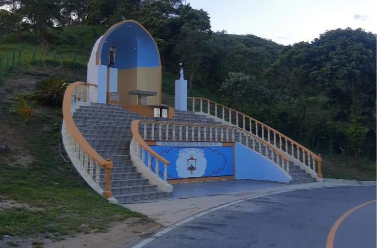 MONUMENTO A LA VIRGEN